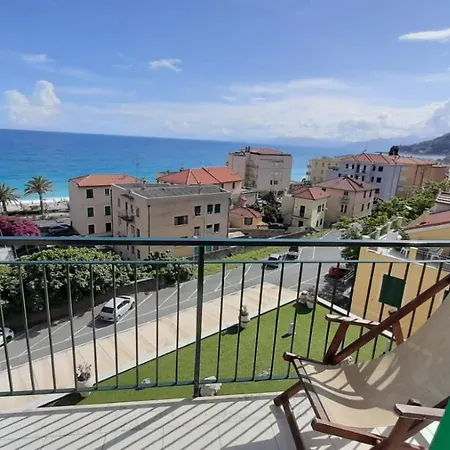Hotel Holiday Varigotti