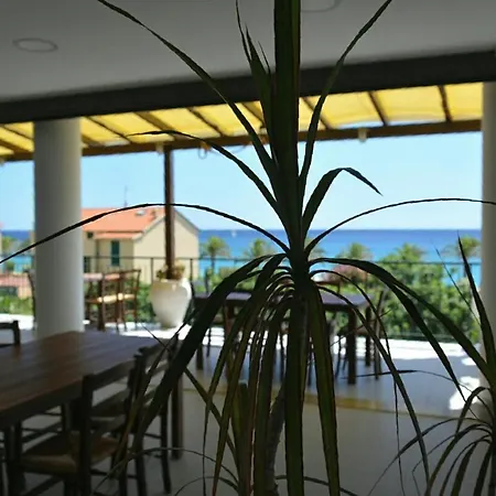 Holiday 3* Varigotti