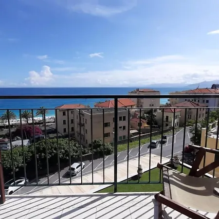 Holiday 3* Varigotti